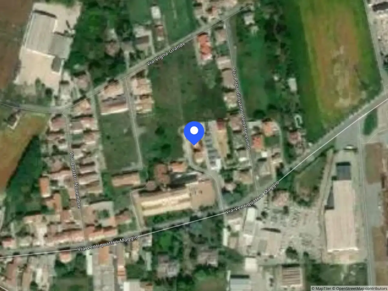 Fabbricato misto in Via XXIV Maggio, 33 33, Pieve Porto Morone, {3} - Foto 1