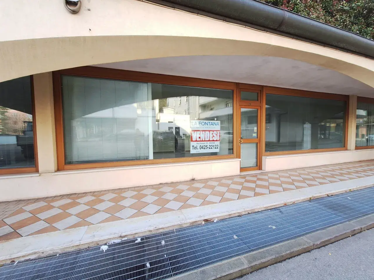 Negozio in Via Nazario Sauro, Rovigo, {3} - Foto 2