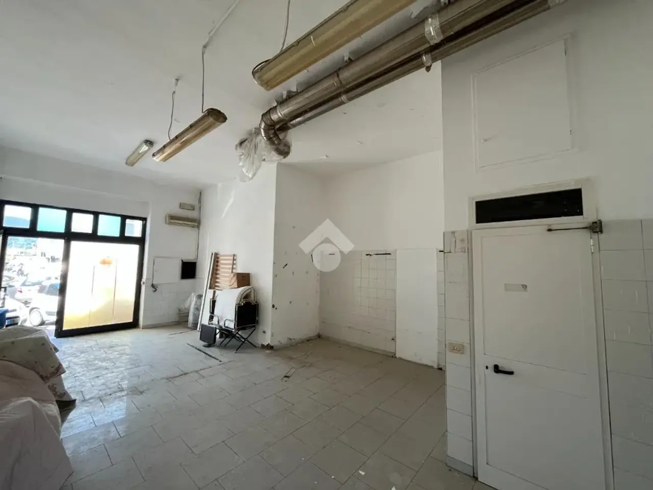 Negozio in Via Arnaldo Terzi 16, Sarzana, {3} - Foto 1