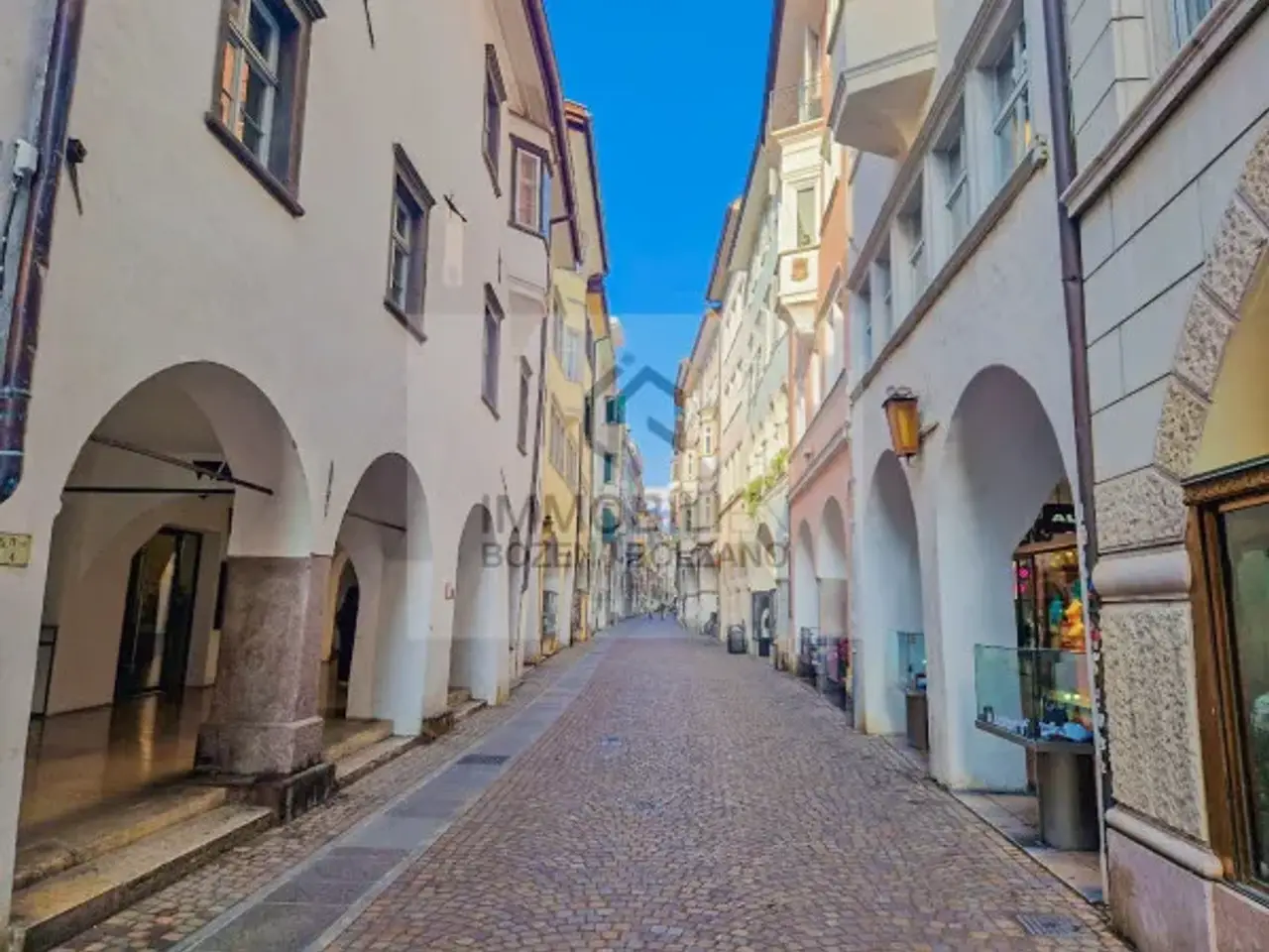 Negozio in Via Maso della Pieve 2, Bolzano, {3} - Foto 2