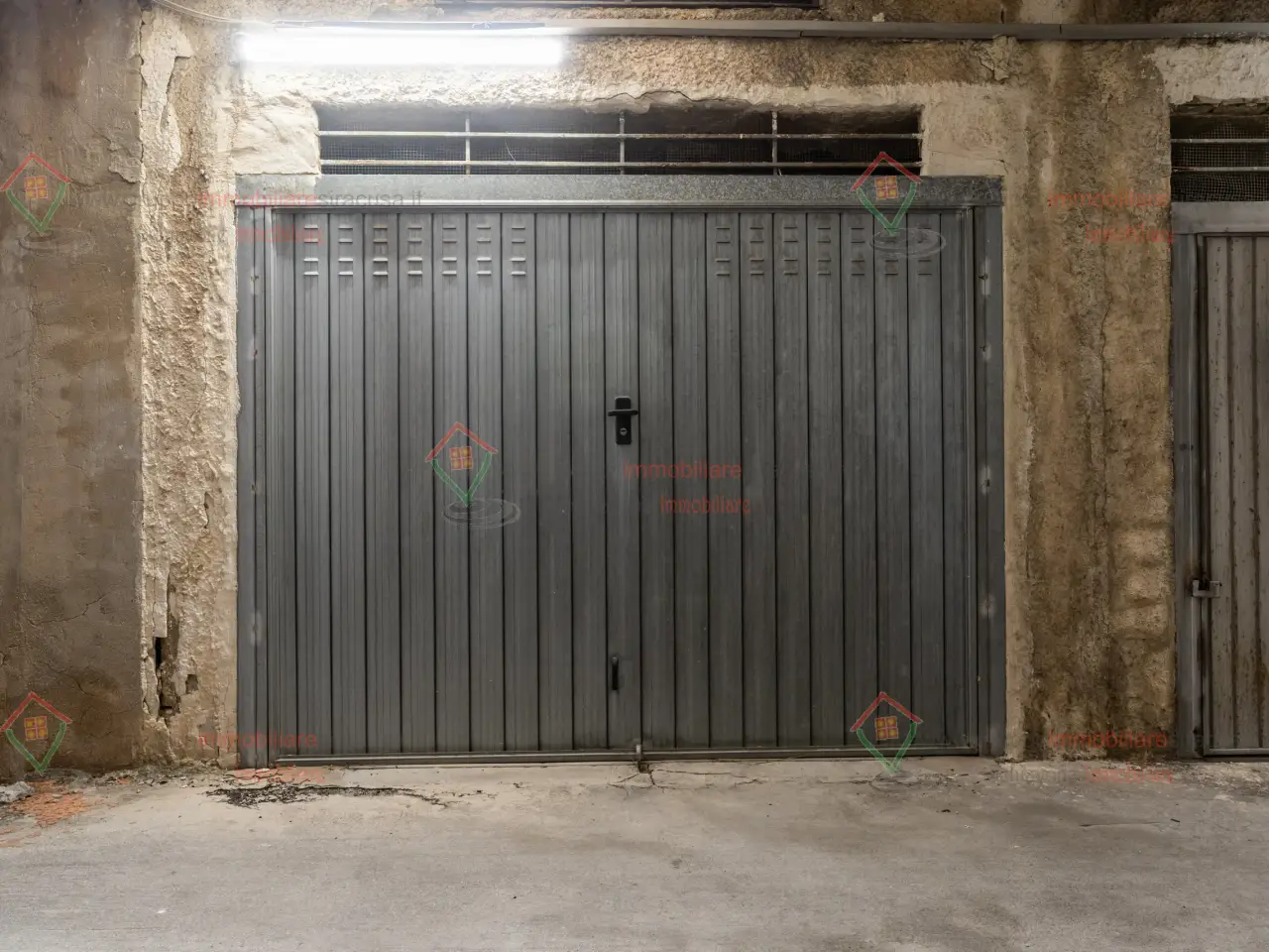 Parcheggio chiuso in , Siracusa, {3} - Foto 2