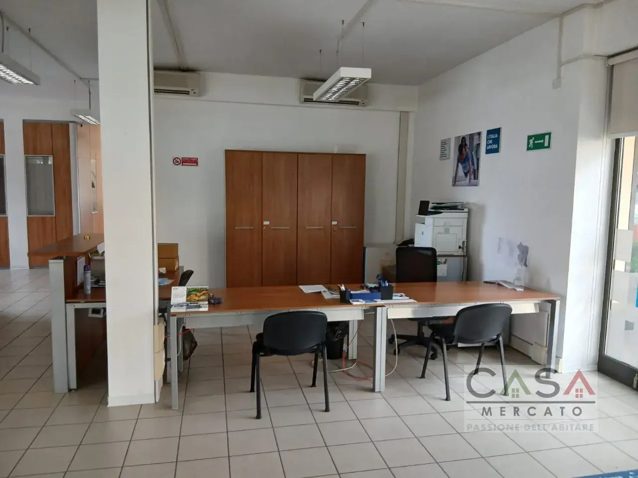 Negozio in Piazza Nicolo' di Maniago, Maniago, {3} - Foto 2