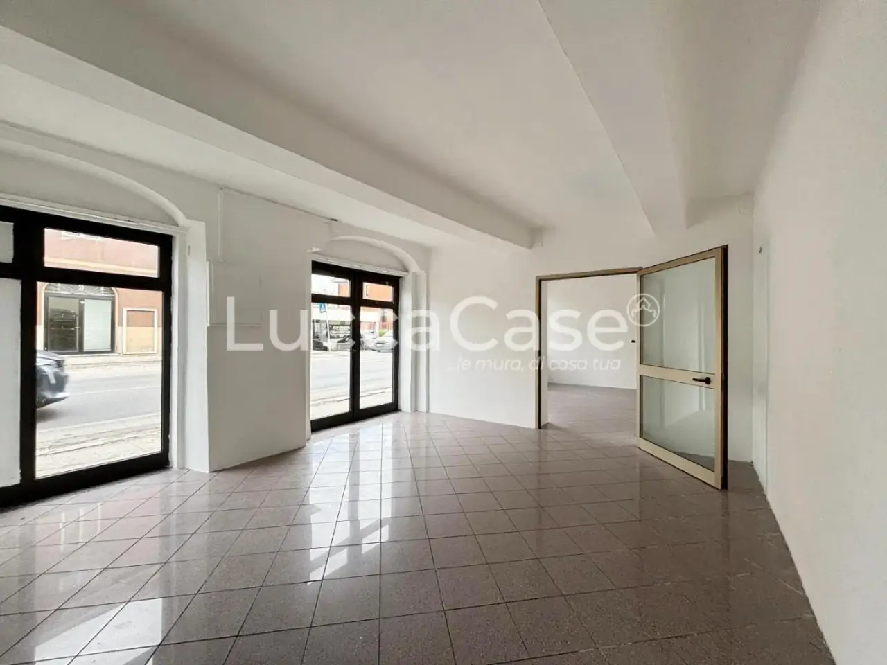Locale commerciale in 55012 Zone Lu 55012, Capannori, {3} - Foto 1