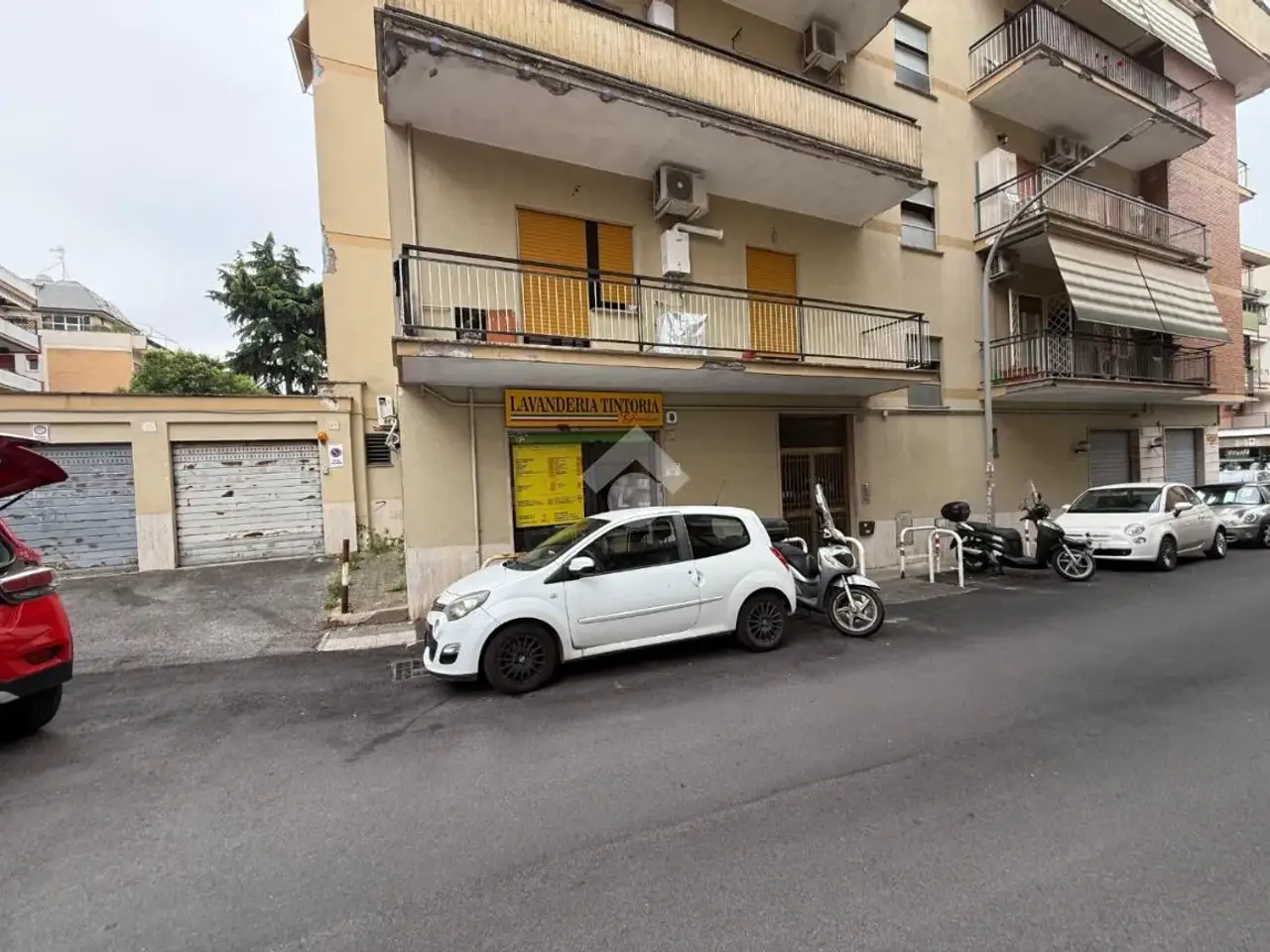 Negozio in Via Cairo Montenotte 8, Roma, {3} - Foto 1