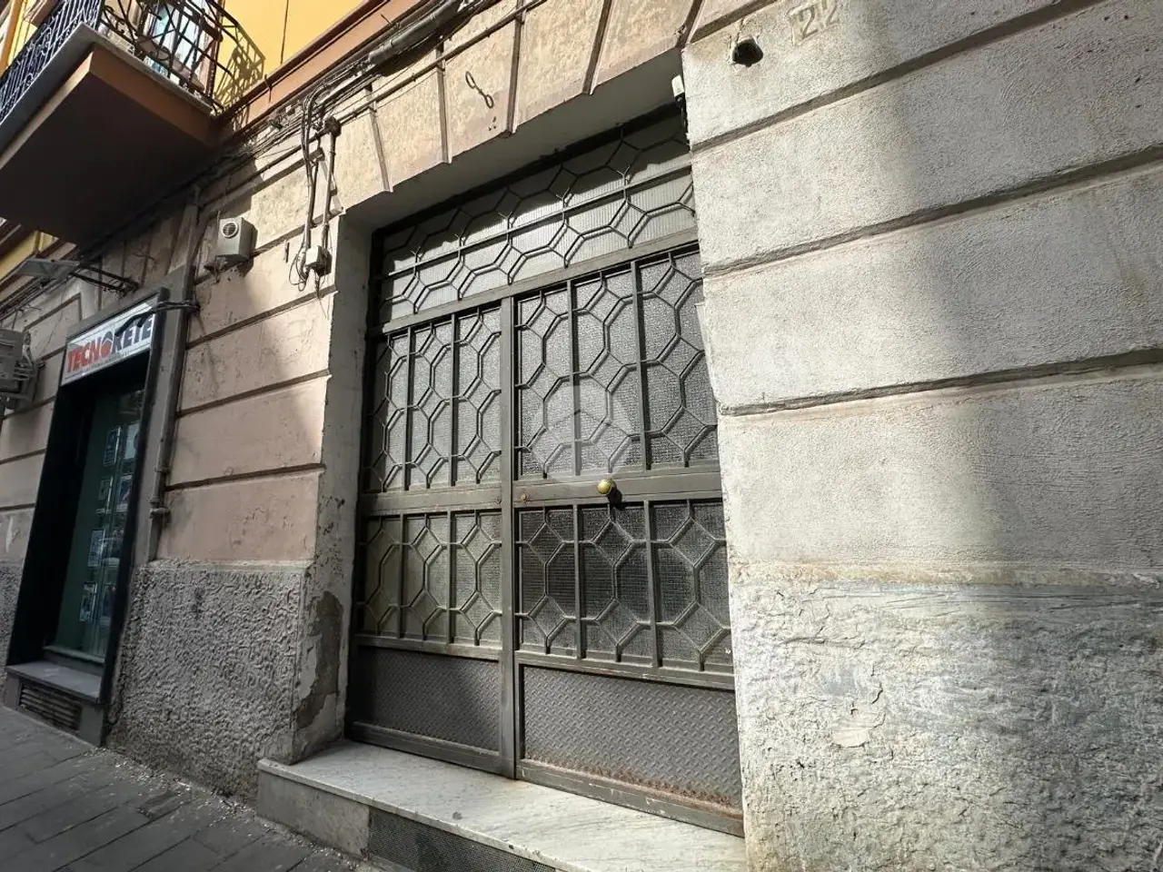 Magazzino in Via Francesco Capocelatro 22, Napoli, {3} - Foto 2