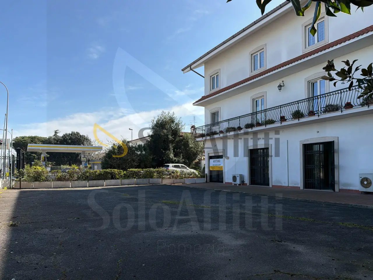 Negozio in Via dei Castelli Romani 28, Pomezia, {3} - Foto 1