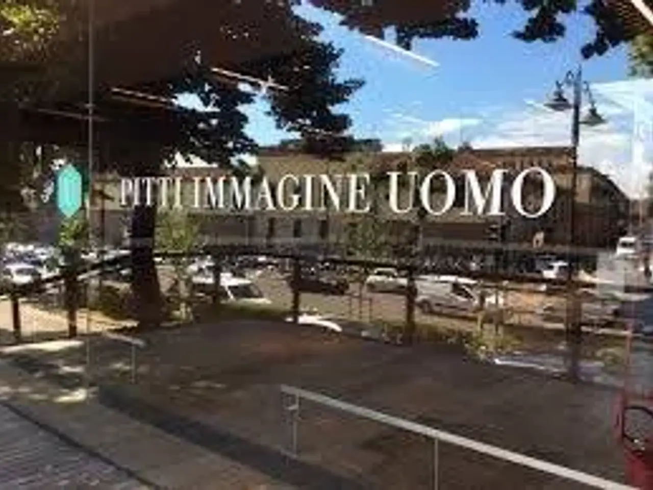 Locale commerciale in Viale Giovanni Milton, Firenze, Firenze, {3} - Foto 1