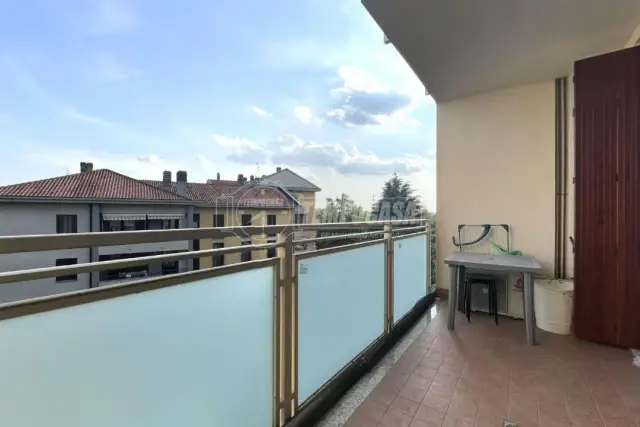 2-room flat in Via San Cristoforo, Brugherio - Photo 1