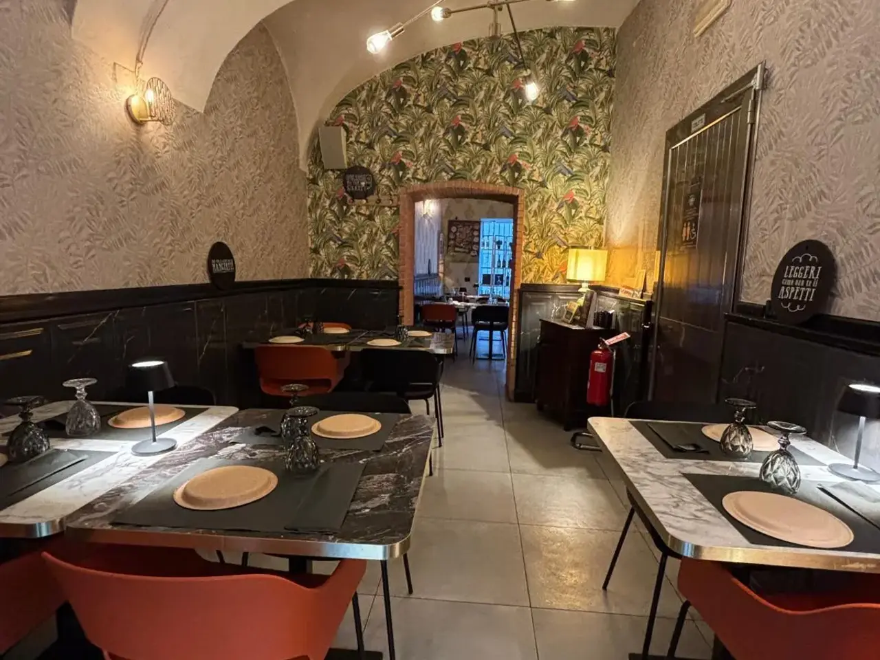 Ristorante in Via Rossi , Sarzana, {3} - Foto 1
