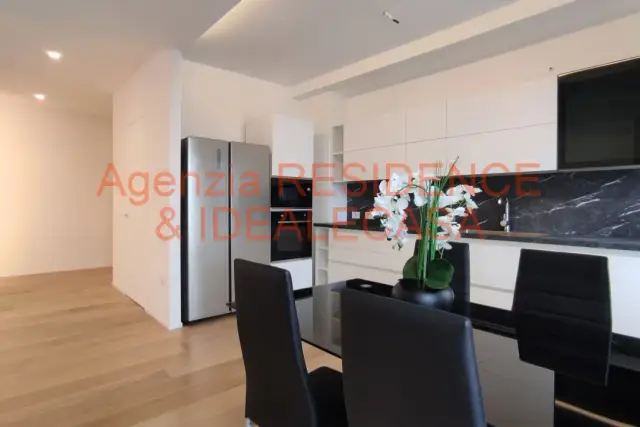 Apartament in {3}, Largo Europa - Photo 1