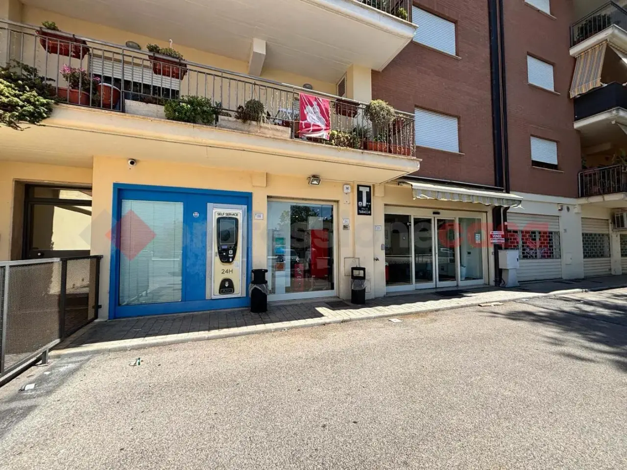 Esercizio commerciale in Via Paolo Borsellino 22, Ferentino, {3} - Foto 1