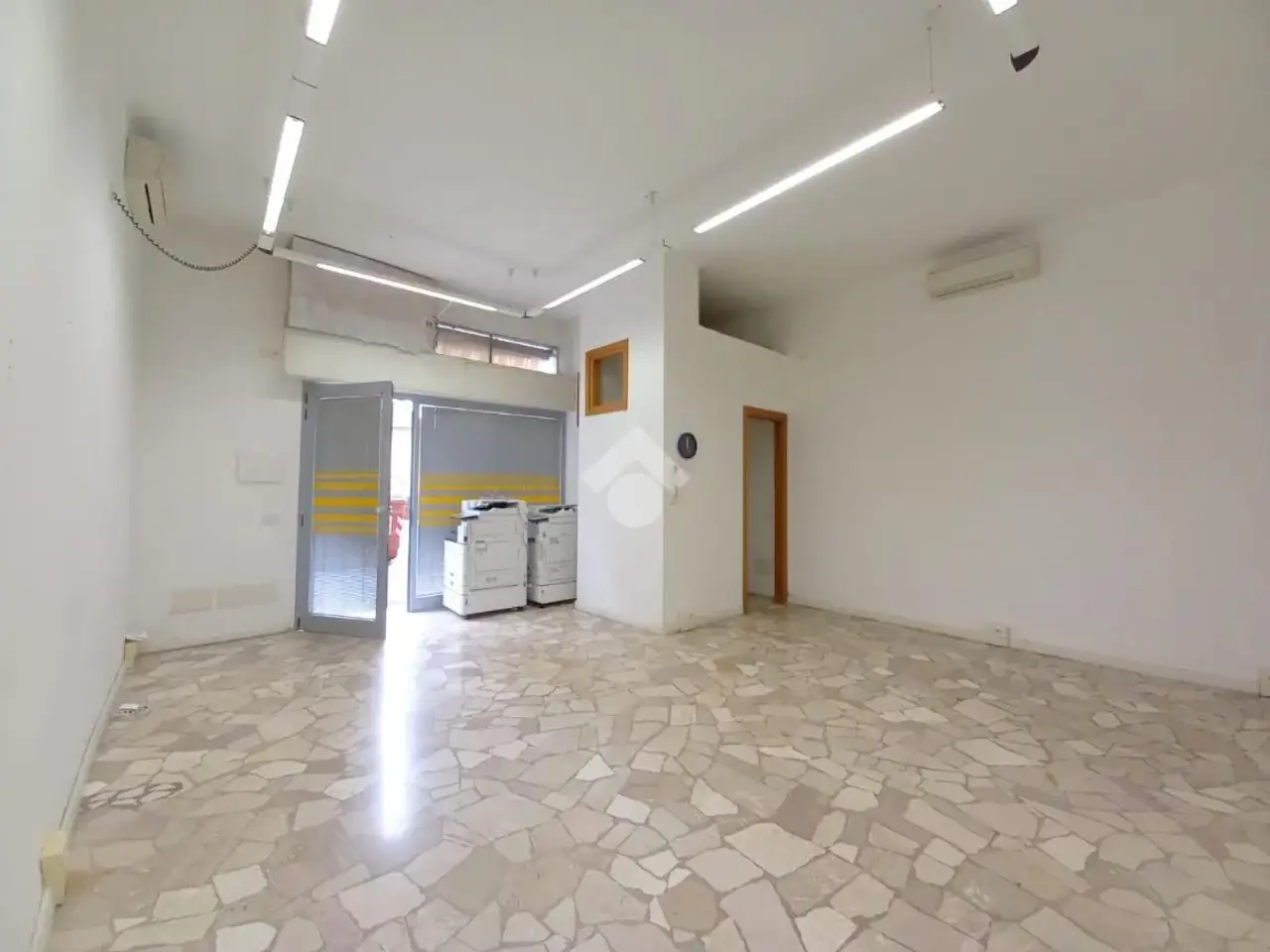 Negozio in Via Vincenzo Gioberti 57, Brescia, {3} - Foto 2