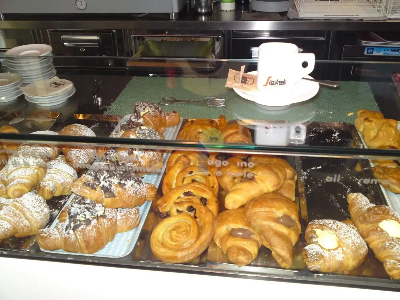 Pasticceria in Via Cairoli 11, Livorno, {3} - Foto 1