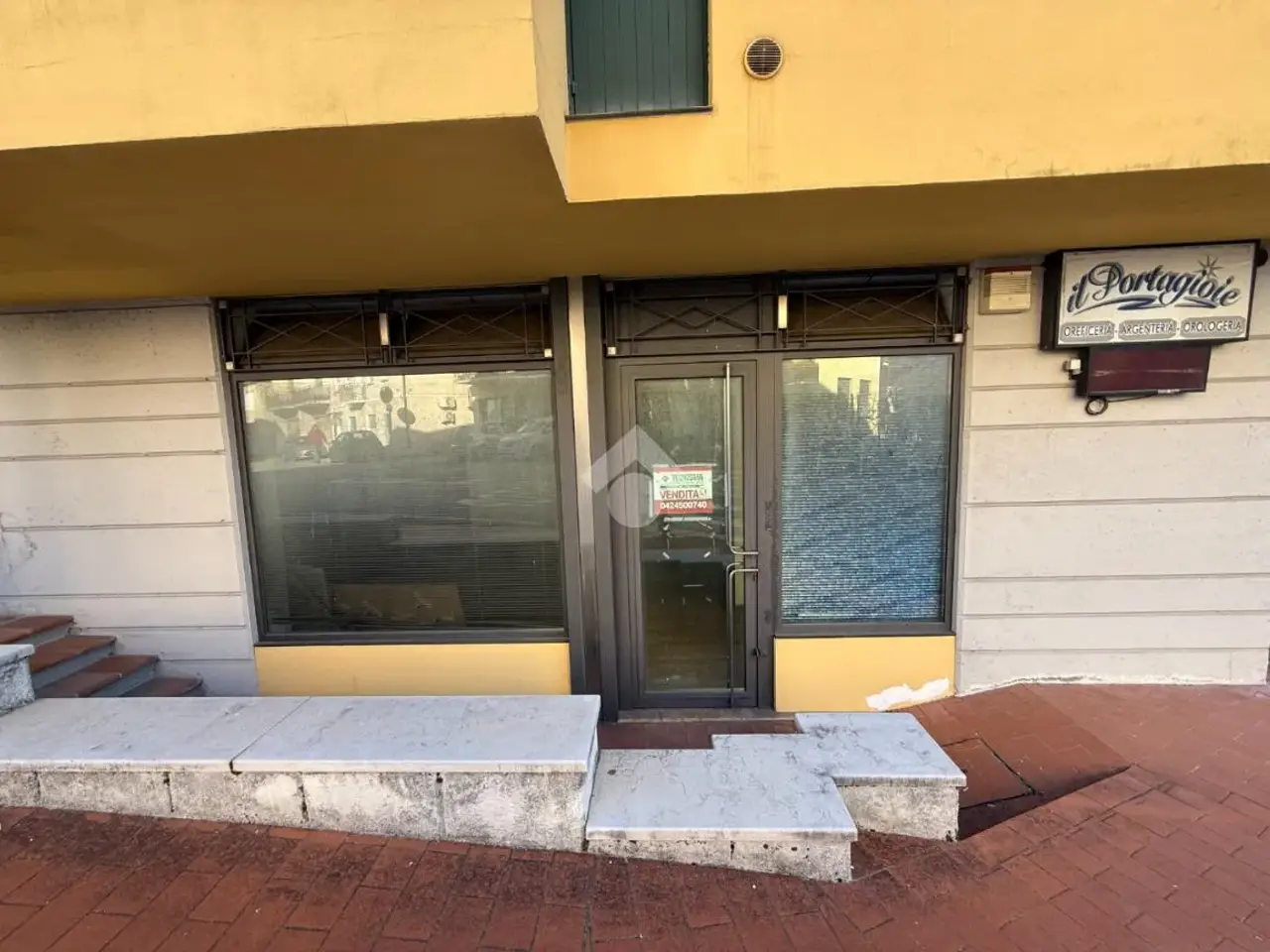 Negozio in Via Sioggio 30, Lugo Di Vicenza, {3} - Foto 1