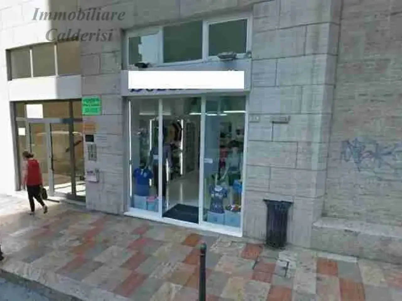 Negozio in Viale De Gasperi, San Benedetto del Tronto, {3} - Foto 1