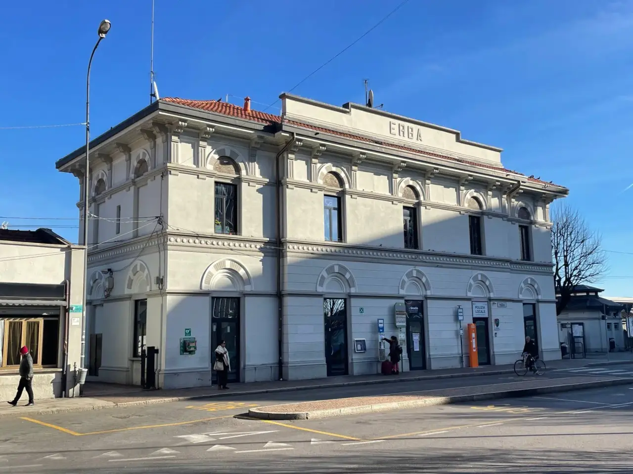 Negozio in Via Plinio 1, Erba, {3} - Foto 1