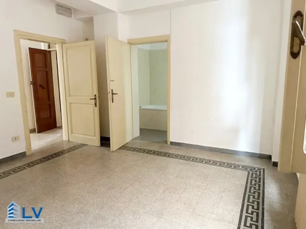 Ufficio in Viale Giuseppe Verdi 102, Frosinone, {3} - Foto 1