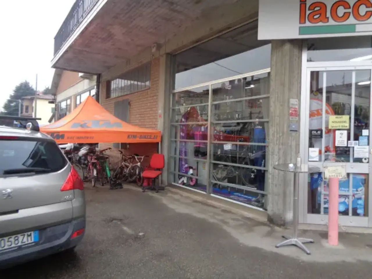 Negozio in Via Peschiera, Sassuolo, {3} - Foto 2