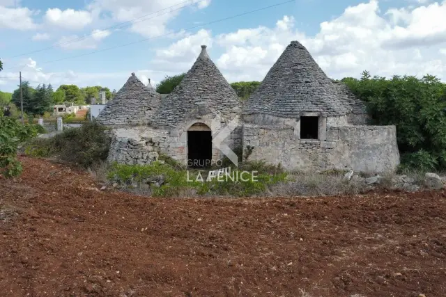 Trullo, Martina Franca - Photo 1