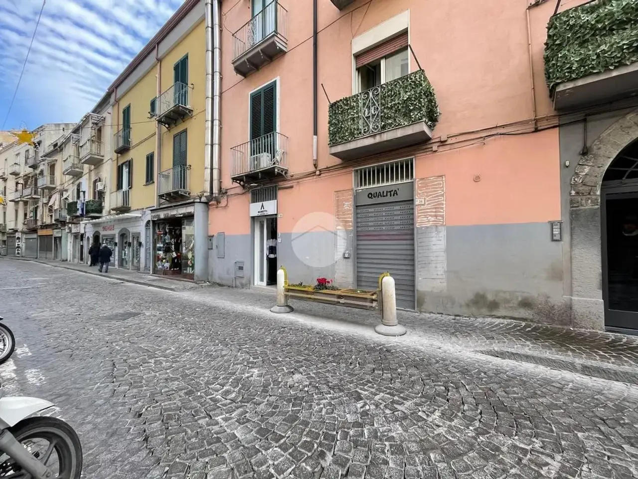 Negozio in Via Giuseppe Cosenza 38, Castellammare Di Stabia, {3} - Foto 1