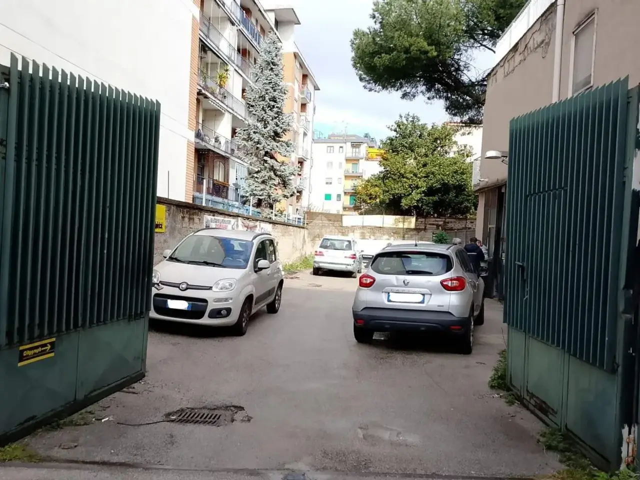 Negozio in Via Alessandro Manzoni 139, San Giorgio A Cremano, {3} - Foto 1