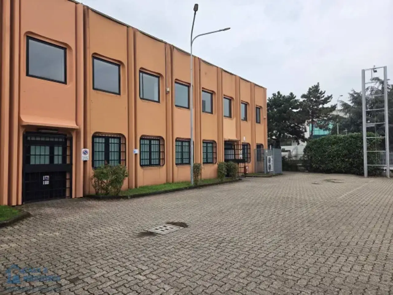 Capannone in Via Walter Tobagi, Peschiera Borromeo, {3} - Foto 1