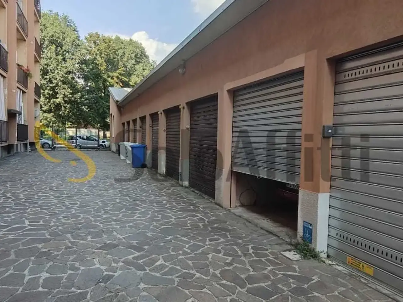 Parcheggio chiuso in Via Fratelli Cervi, Desio, {3} - Foto 1