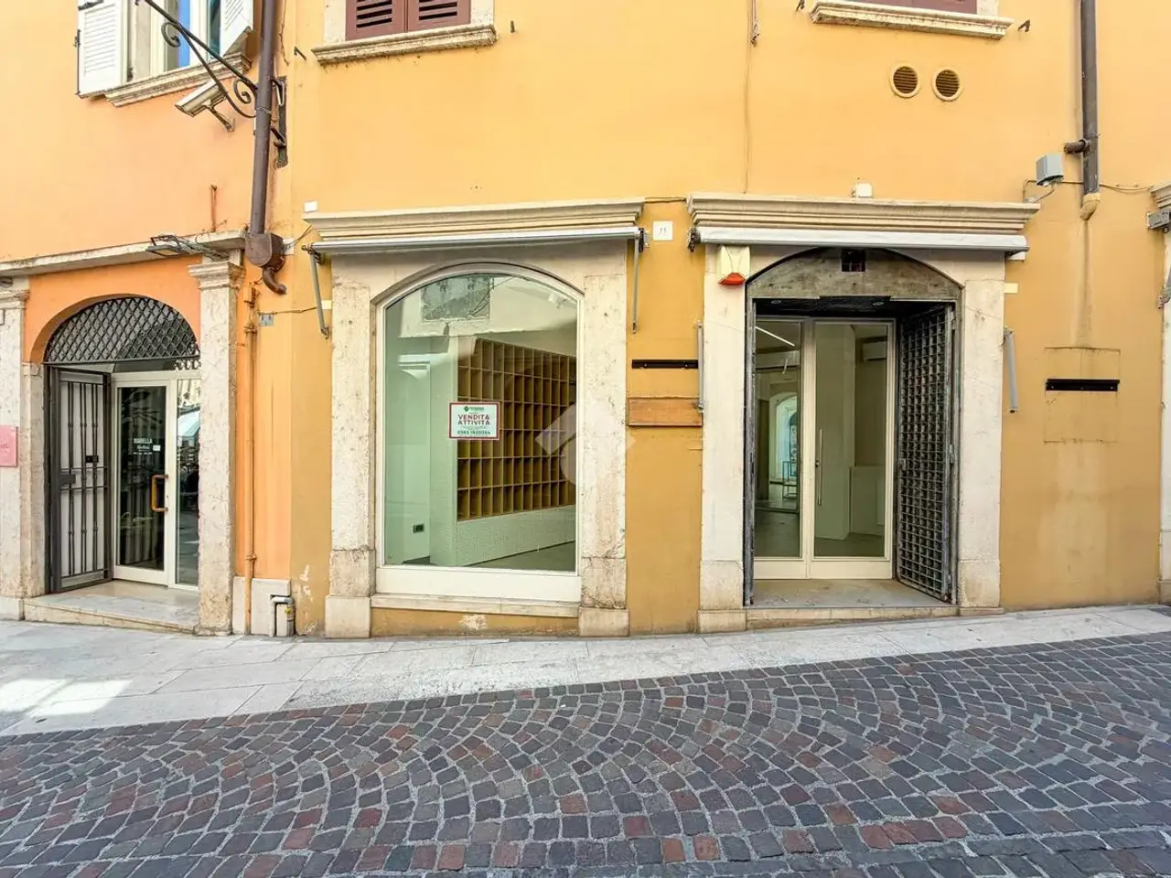 Negozio in Via S.Carlo 00, Salo', {3} - Foto 1