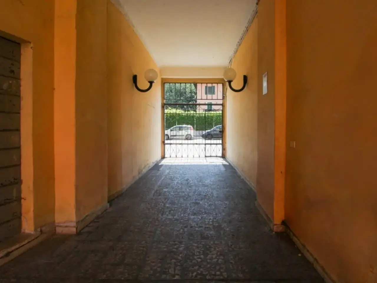 Negozio in Via Roma 13, San Giuliano Milanese, {3} - Foto 1