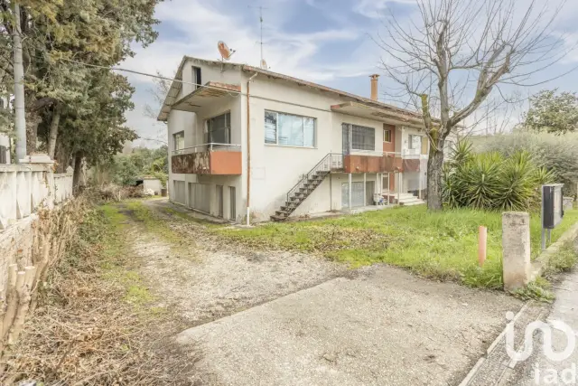 Villa in vendita, Via Ugo Foscolo, Trecastelli - Foto 1