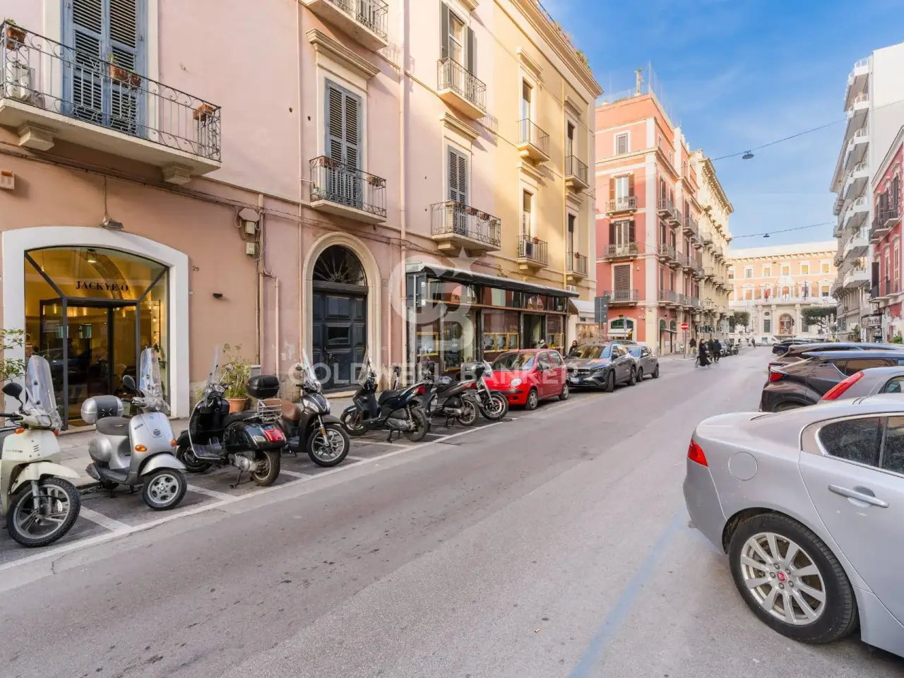 Esercizio commerciale in Via Alessandro Maria Calefati 29, Bari, {3} - Foto 1