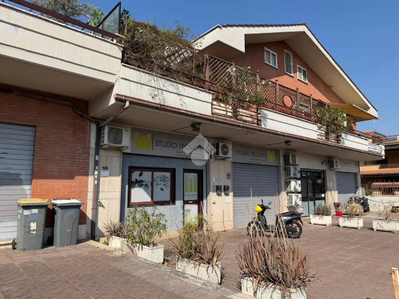 Negozio in Via Genova 32, Ciampino, {3} - Foto 1