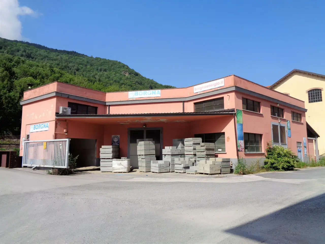 Capannone in Viale Piaggio, Ormea, {3} - Foto 1