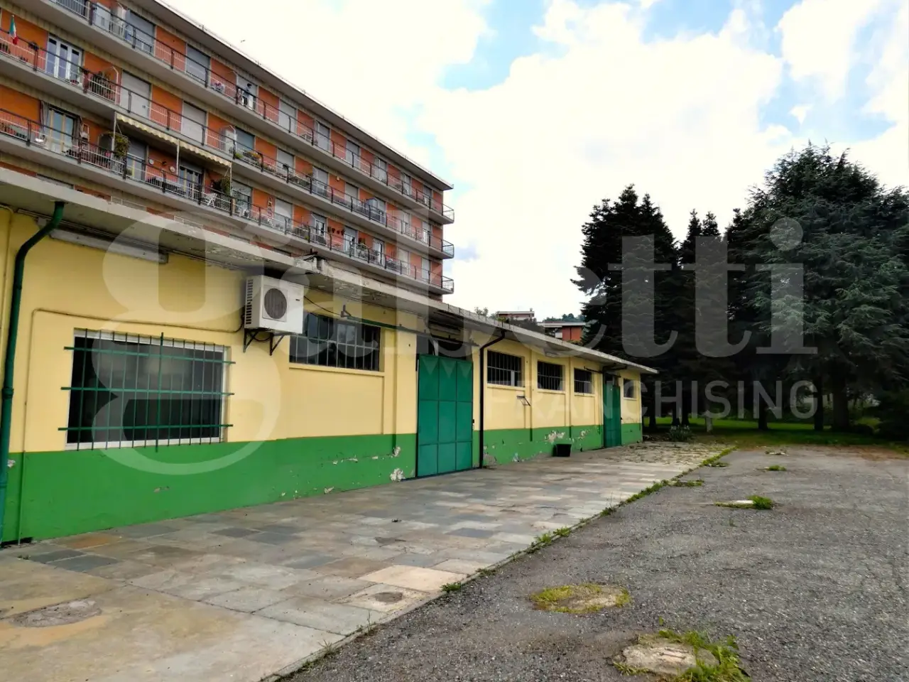 Negozio in Via Martiri del XXI 65, Pinerolo, {3} - Foto 1