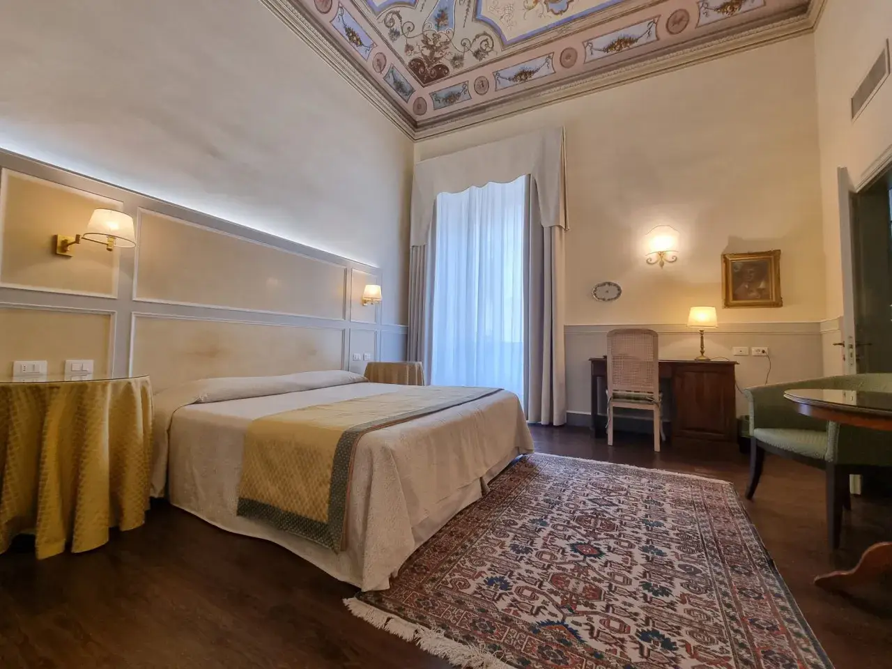 Esercizio commerciale in Viale Matteotti, Firenze, {3} - Foto 1