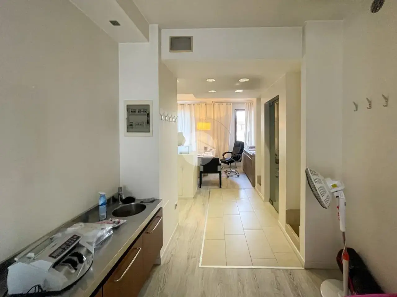 Negozio in Viale H. Dunant 61, Castiglione Delle Stiviere, {3} - Foto 2