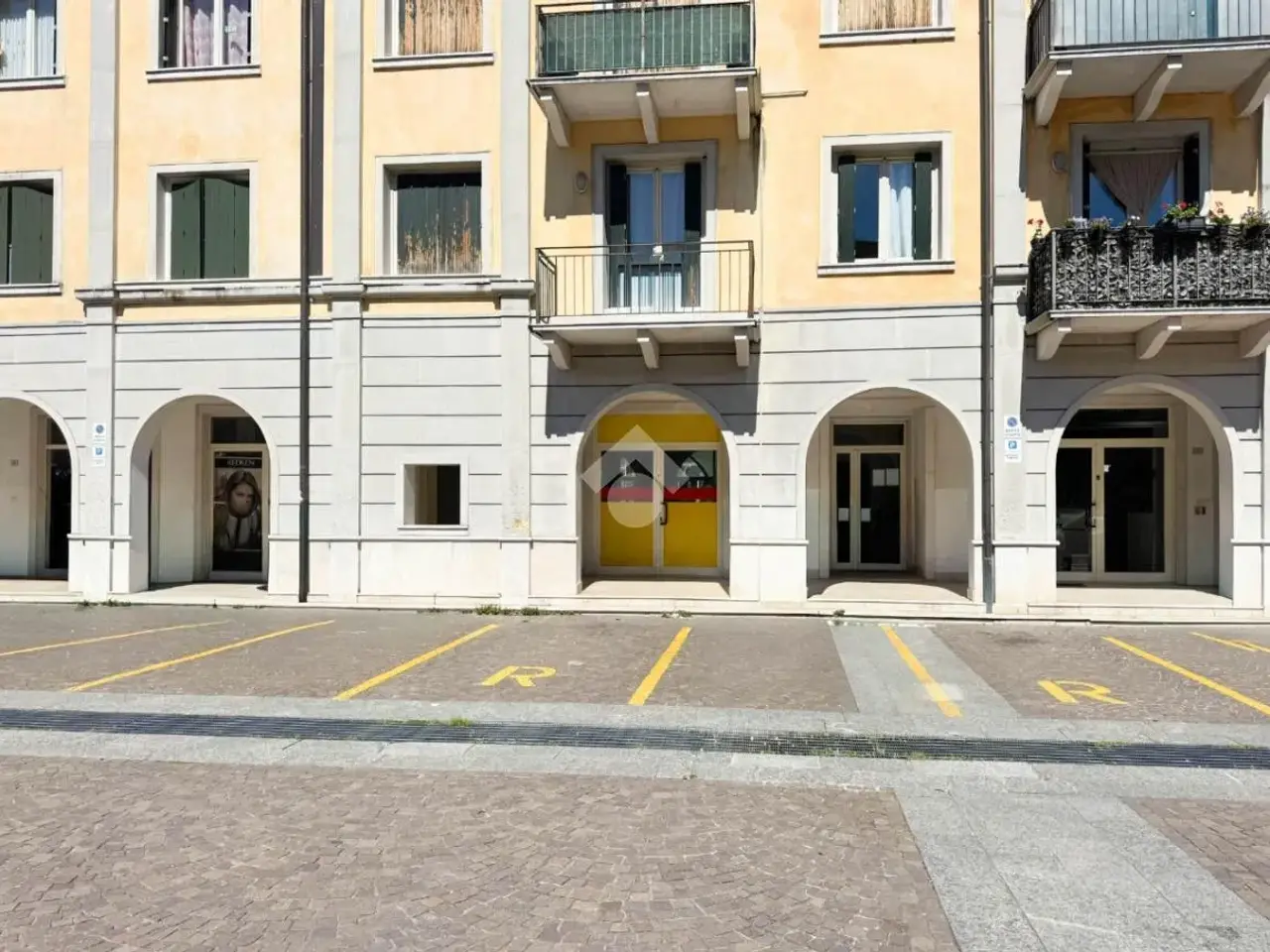 Negozio in Piazza della Pace 9, Vobarno, {3} - Foto 2