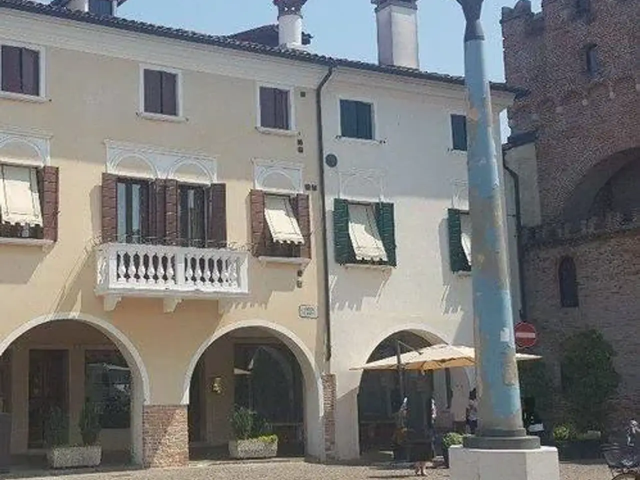 Negozio in Piazza Castello 52, Noale, {3} - Foto 1