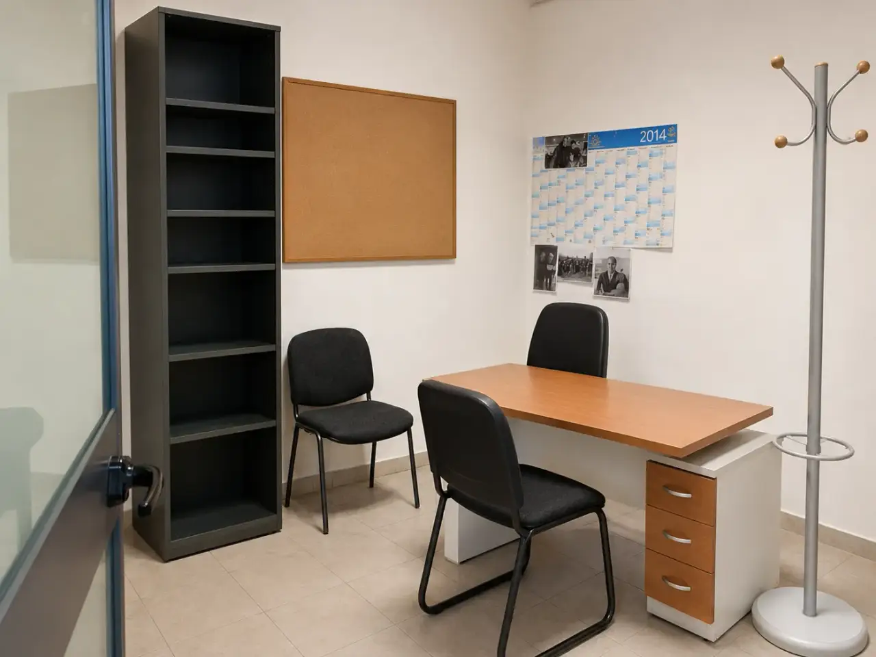 Magazzino in Viale Marconi  139, Cagliari, {3} - Foto 1