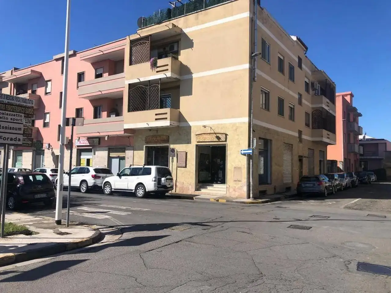 Negozio in Via Fadda 29, Quartu Sant'Elena, {3} - Foto 1