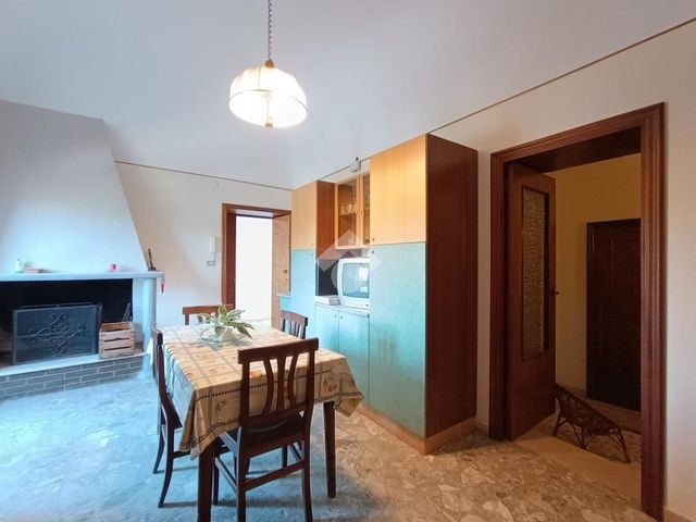 3-room flat in Via San Filippo 37, Atri - Photo 1