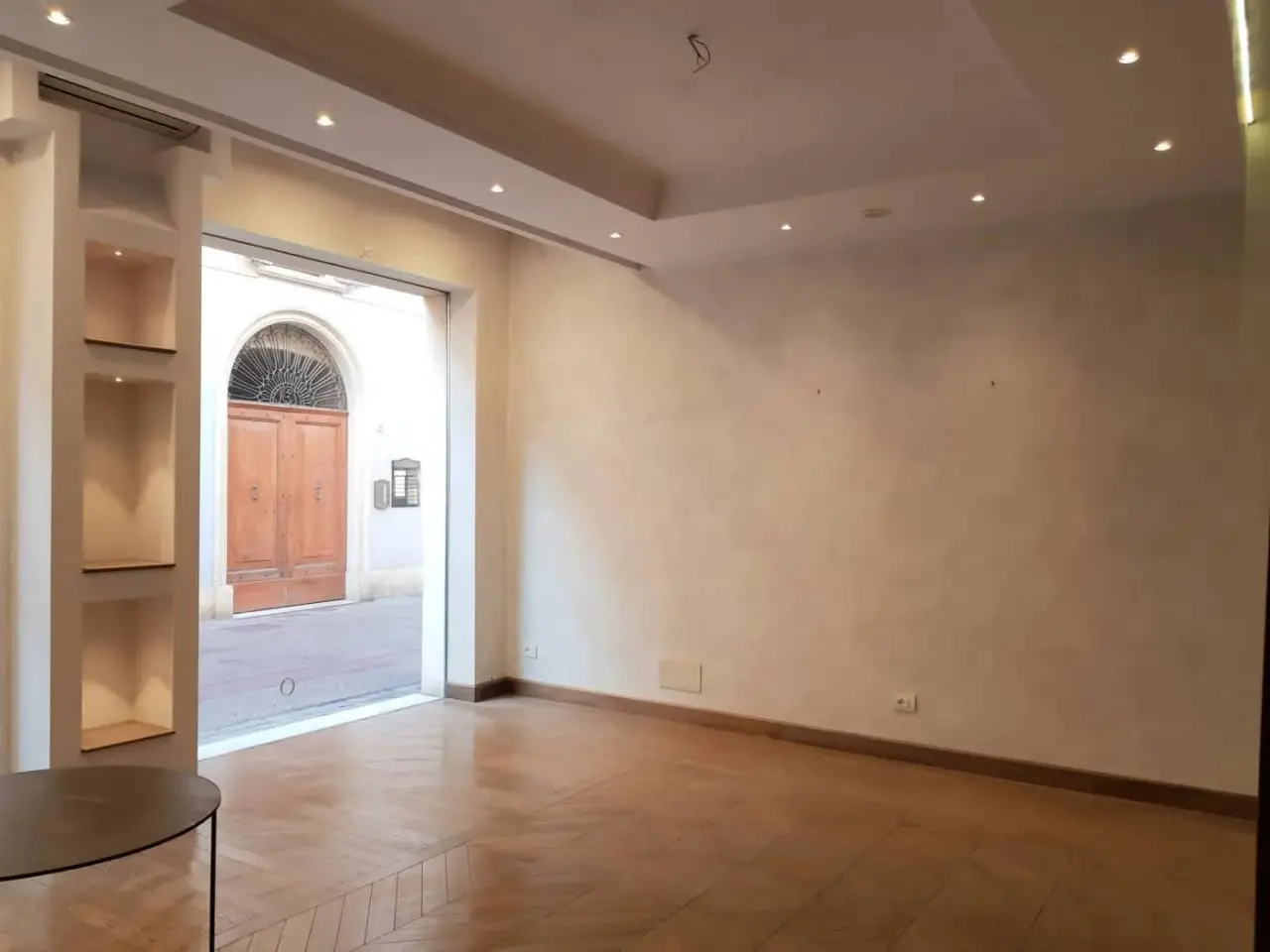 Negozio in Via Sigismondo Pandolfo Malatesta 89, Rimini, {3} - Foto 1
