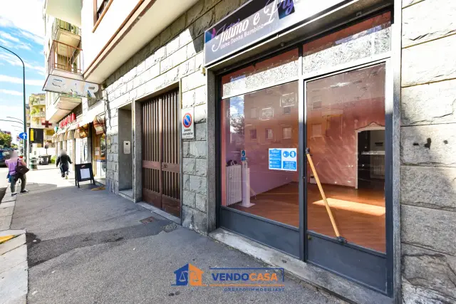 Geschäft in Via Ventimiglia 36, Torino - Foto 1