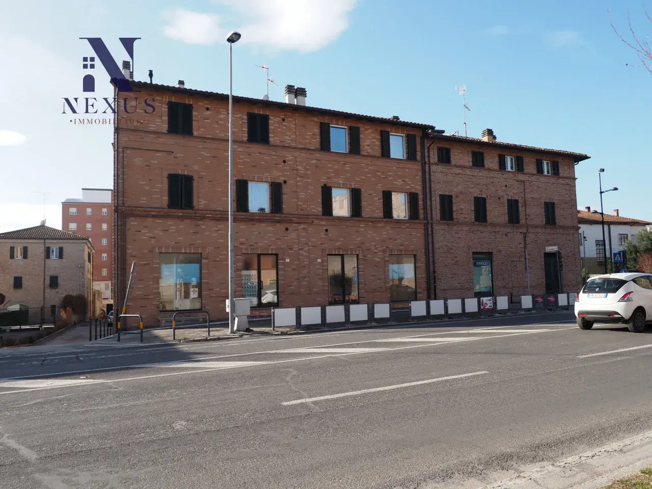 Negozio in Via Montevecchio 2, Fano, {3} - Foto 1