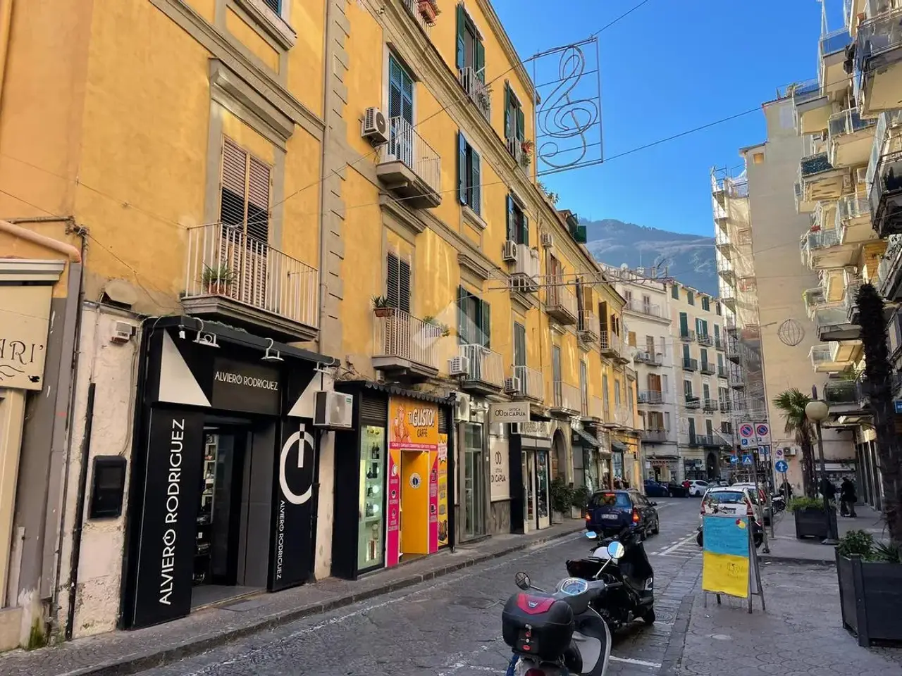 Negozio in Via Catello Fusco 10, Castellammare Di Stabia, {3} - Foto 1