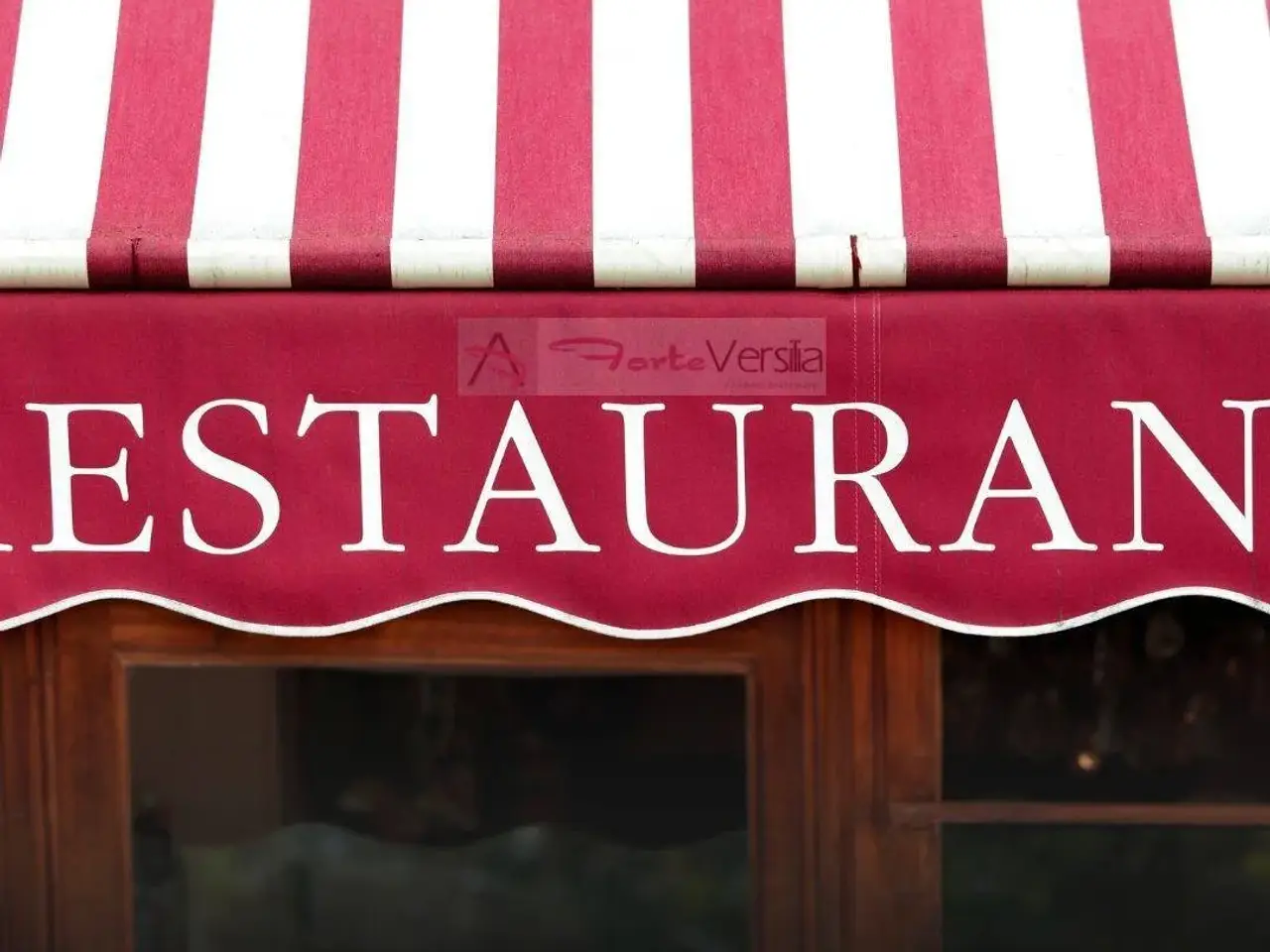 Ristorante in Piazza Alberica 1, Carrara, {3} - Foto 1