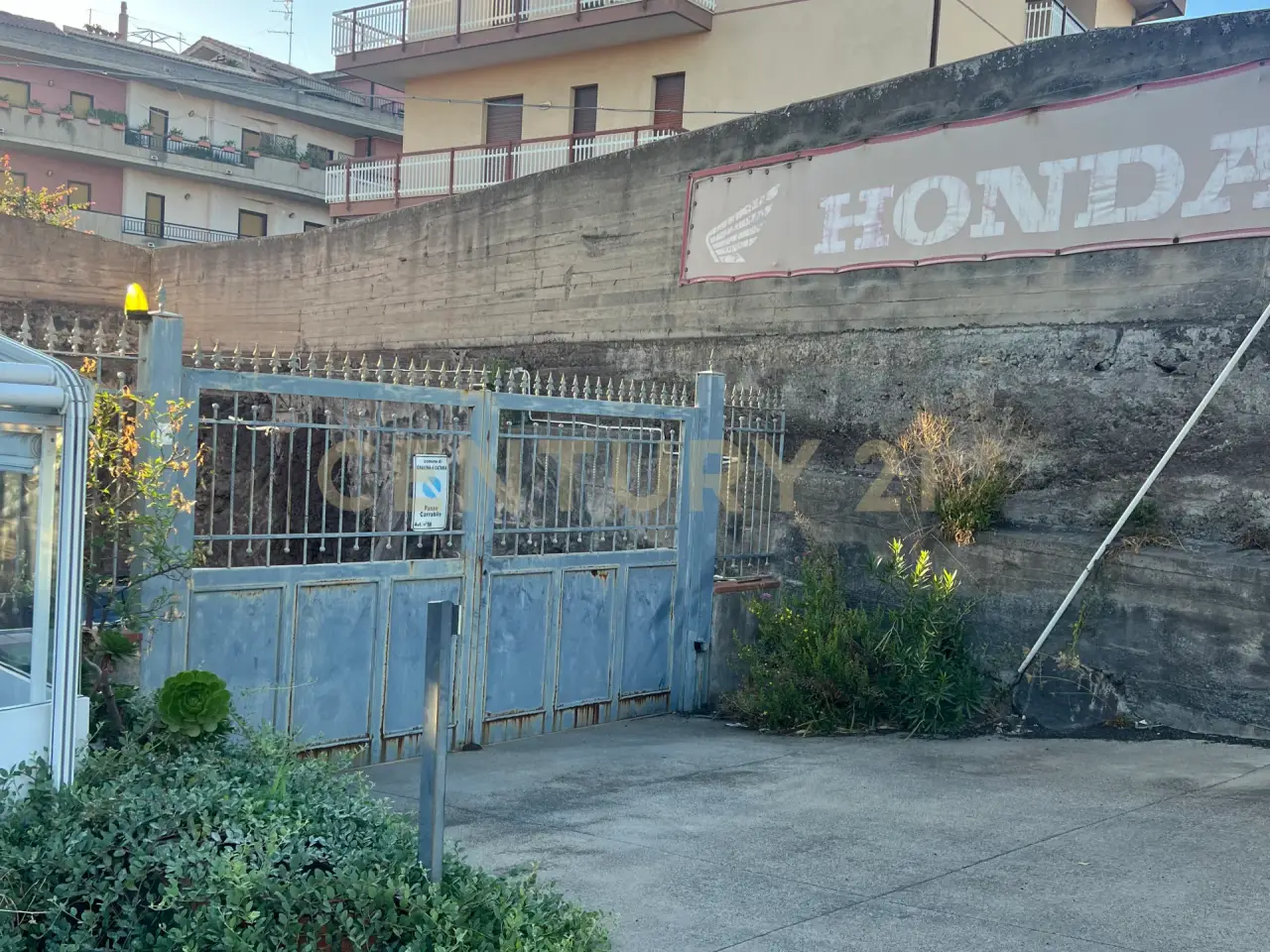 Parcheggio chiuso in Via Antonio Gramsci 97, Gravina Di Catania, {3} - Foto 1