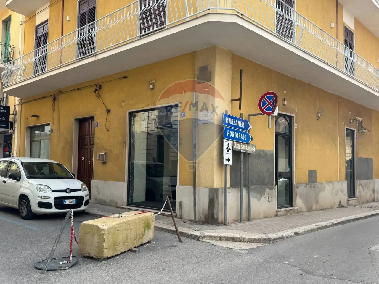 Negozio in Via Cassar Scalia 46, Pachino, {3} - Foto 1