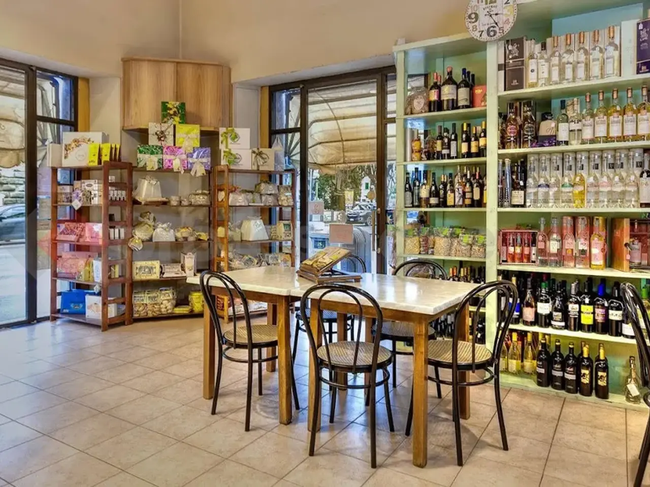 Bar in Viale Michelangelo  28/30, Arezzo, {3} - Foto 1