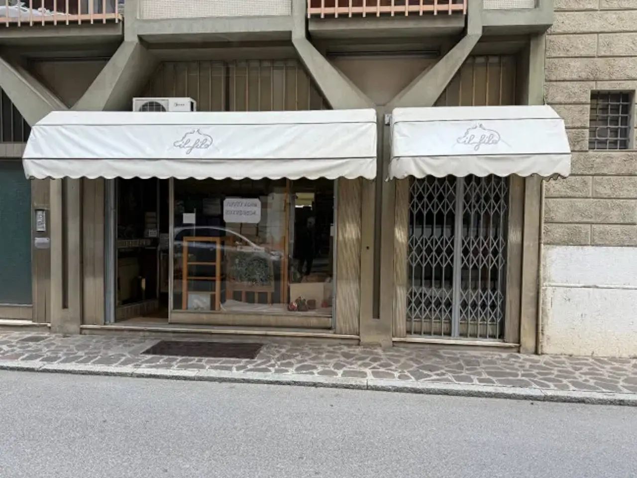 Locale commerciale in Mantova, Mantova, {3} - Foto 2